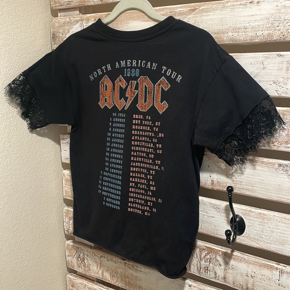 AC⚡️DC Size Small Shirt with Lace Sleeves